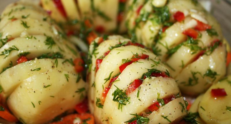 Vegetarische Spieße grillen Kartoffel-Spieße