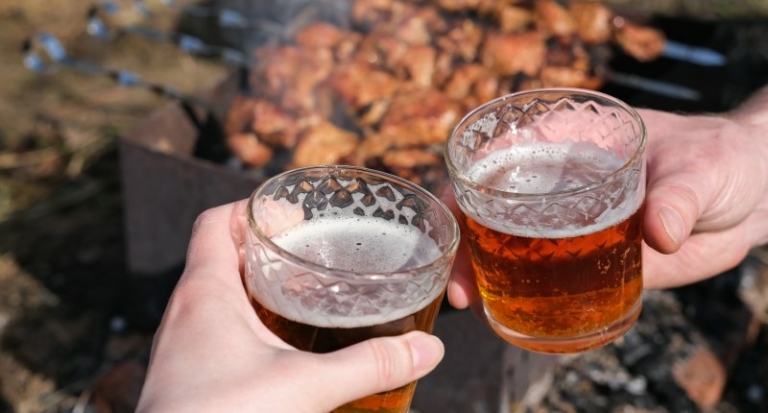 Welche Biere passen zum Grillen
